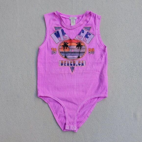 Forever 21 Girls "Venice Beach, CA 1990" pink cut-out bodysuit - Picture 2 of 8